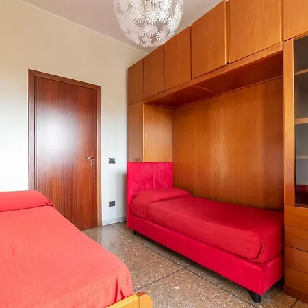 Monteverde Roomy Sun And Flowers Rome